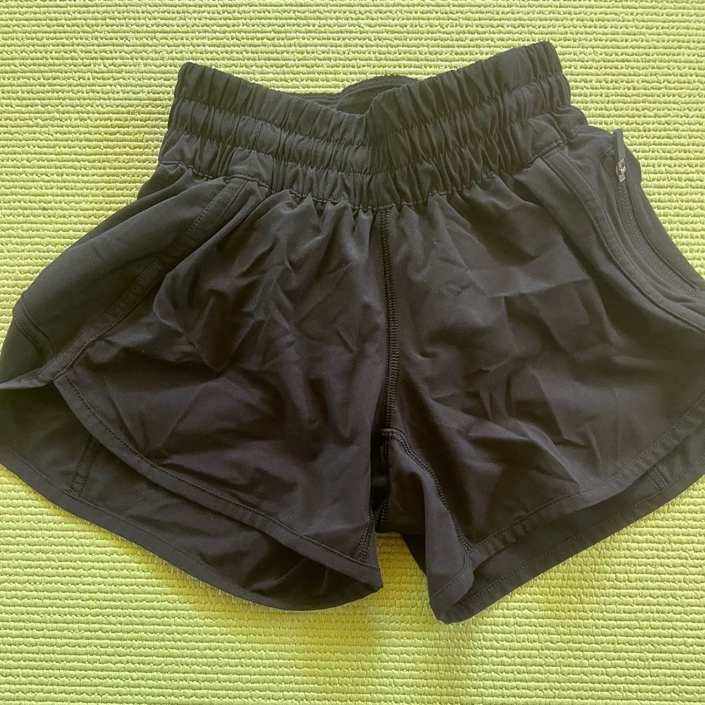 Lululemon size 0 Tracker Low Rise shorts